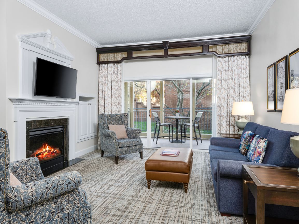 Living Room (2-Bedroom Villa)